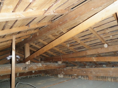 屋根裏.JPG